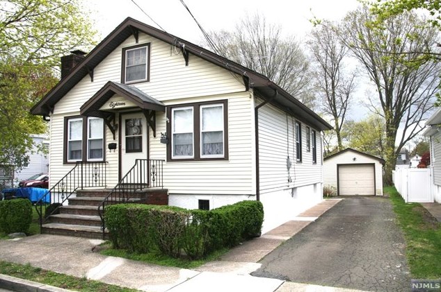 18 Parker Ave, Paterson, NJ 07506