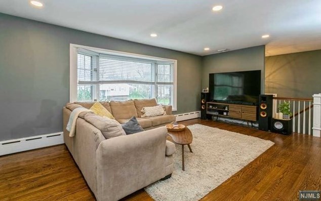 70 Oak St, Closter, NJ 07624