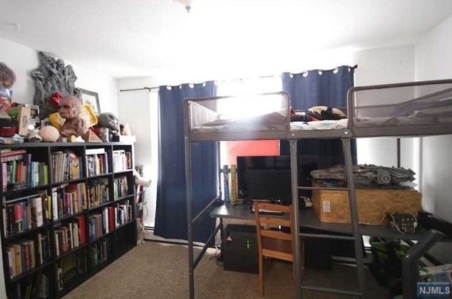 455 Orient Way, Lyndhurst NJ  07071-2513 exterior