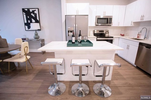 1685 Bergen Blvd #705, West Fort Lee, NJ 07024