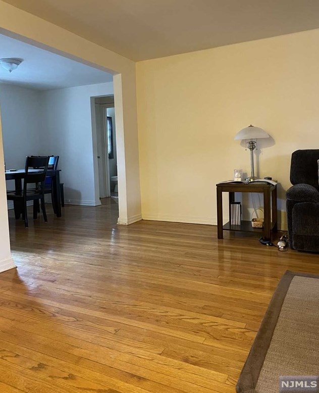 11 Pleasant Ct, Maywood, NJ 07607