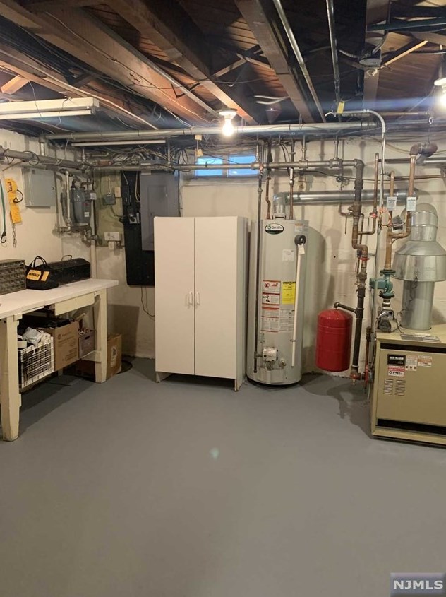 84 Raymond Ave, Rutherford NJ  07070-1134 exterior