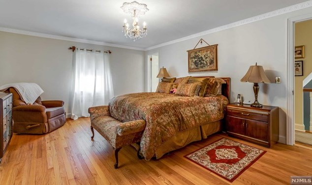 84 Raymond Ave, Rutherford NJ  07070-1134 exterior