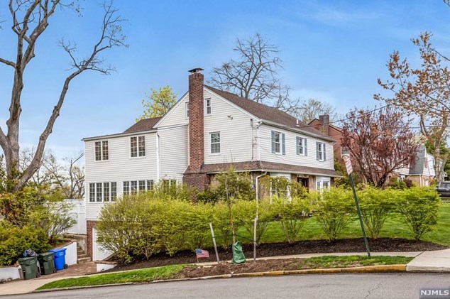 84 Raymond Ave, Rutherford NJ  07070-1134 exterior