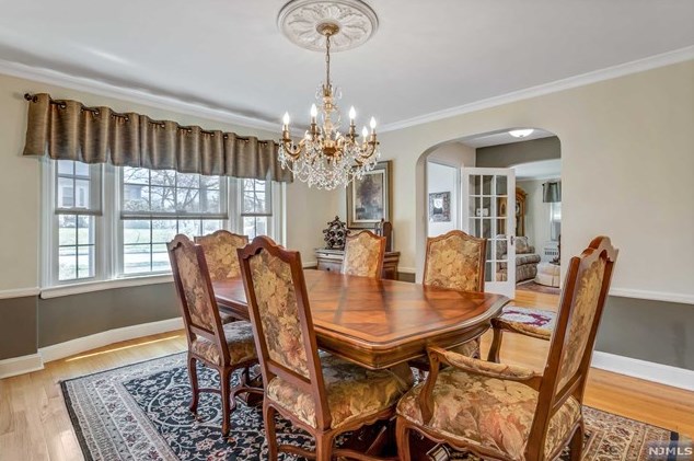 84 Raymond Ave, Rutherford NJ  07070-1134 exterior