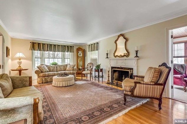 84 Raymond Ave, Rutherford NJ  07070-1134 exterior