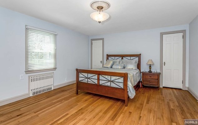 84 Raymond Ave, Rutherford NJ  07070-1134 exterior