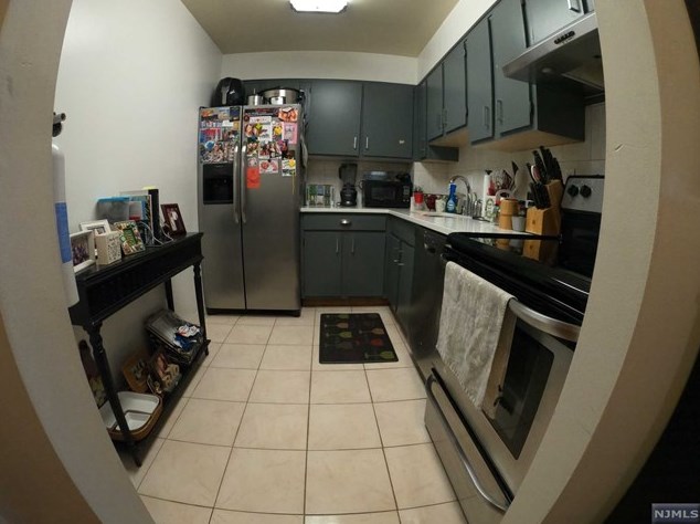 1111 River Rd #14d, Edgewater, NJ 07020