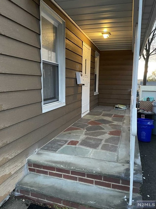 609 Chase Ave, Lyndhurst, NJ 07071