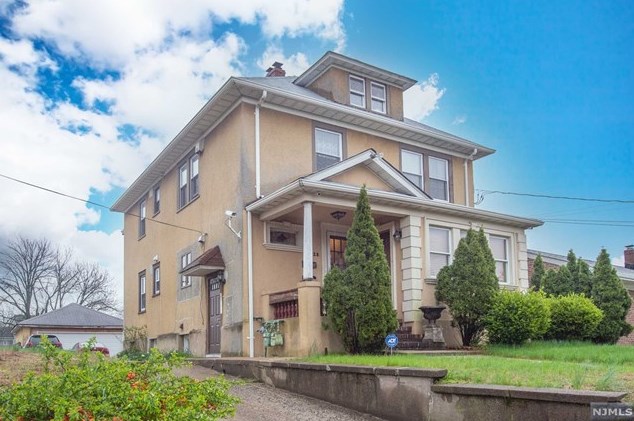 228 Riverside Ave, Lyndhurst, NJ 07071
