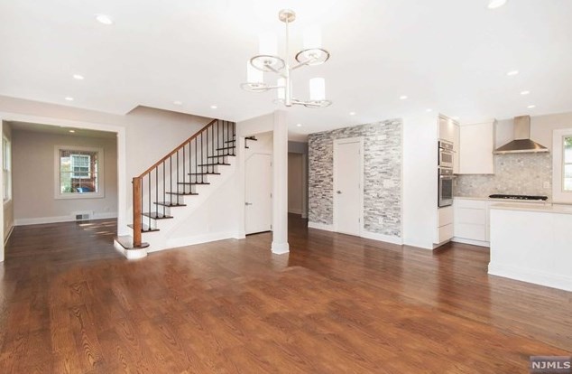 85 Creston Ave, Tenafly, NJ 07670-2905