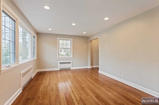 366 Elm St, Oradell, NJ 07649