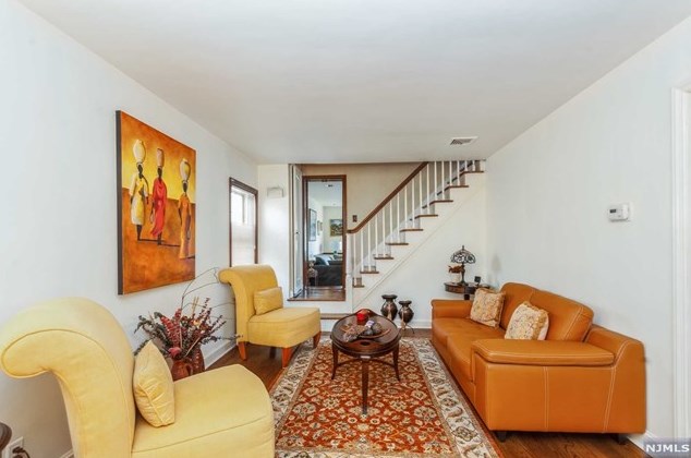 20 Stillman Ave, Bergenfield, NJ 07621-1230