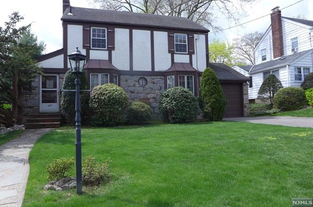 259 Manning Ave, River Edge, NJ 07661