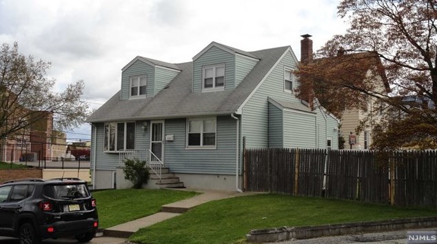 226 Burns Ave, Lodi, NJ 07644