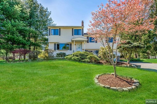 84 Blanch Ave, Closter, NJ 07624