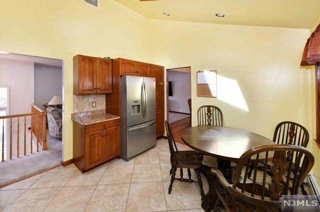 3 Villa Ct, Park Ridge, NJ 07656