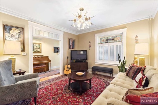 80 Liberty Pl, Union City, NJ 07086
