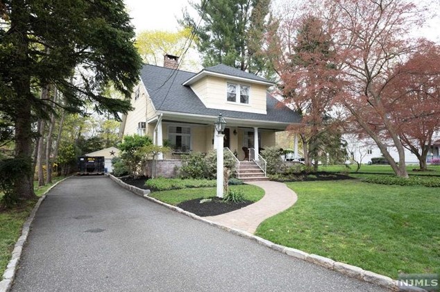 397 Harland Ave, Haworth, NJ 07641