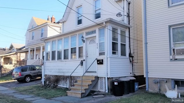 639 Crooks Ave, Clifton, NJ 07011-2435