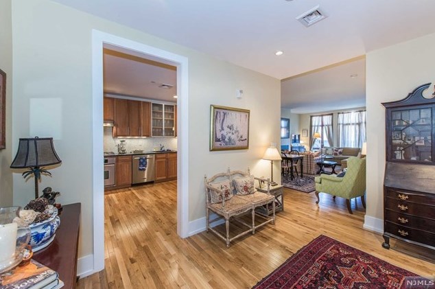 85 Park Ave #404, Glen Ridge, NJ 07028