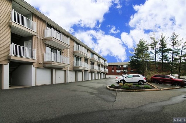 735 Riverside Ave #b011, Lyndhurst, NJ 07071
