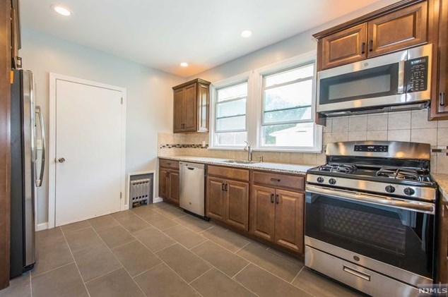 23 Verona Pl, Verona, NJ 07044