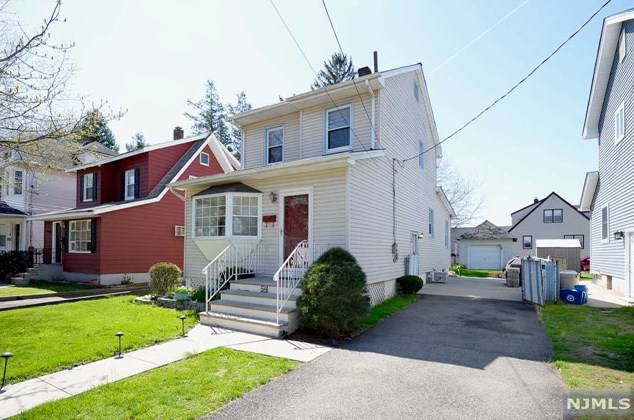 54 4th St, Ridgefield Park, NJ 07660