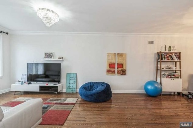 3 Hemlock Ln, Tenafly NJ  07670-1740 exterior