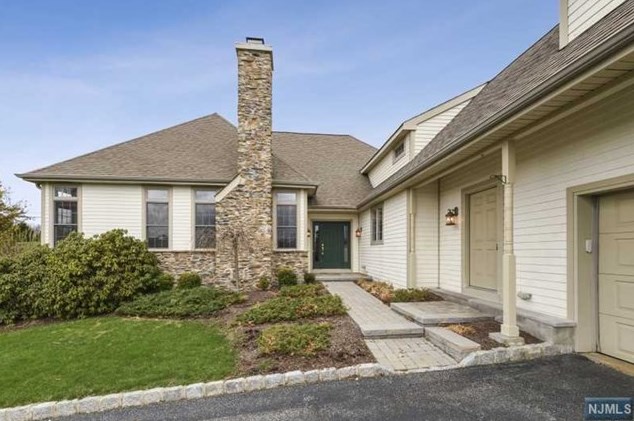 16 Seminole Ct, Fredon, NJ 07860