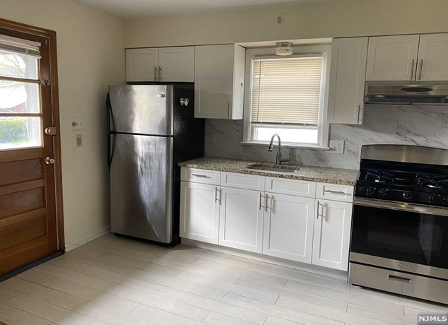 170 Martha Ave, Elmwood Park, NJ 07407