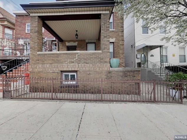314 3rd St #1, Union City, NJ 07087