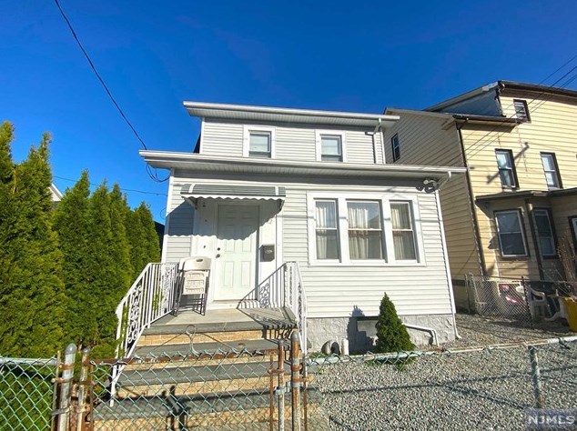 62 Hamilton Ave, Fairview, NJ 07022