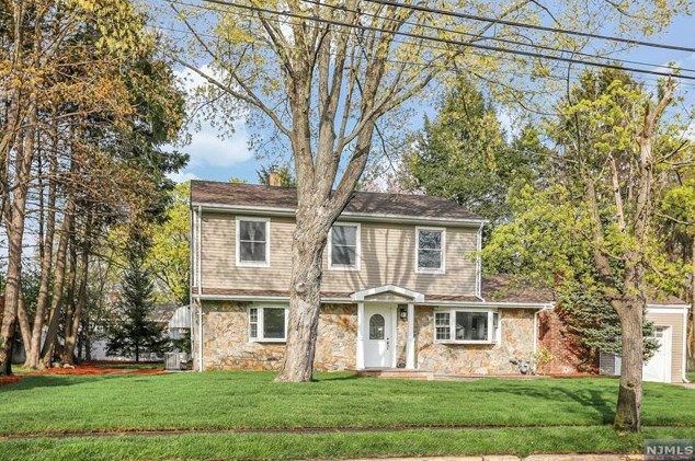 21 Charles Pl, Westwood NJ  07675-7231 exterior