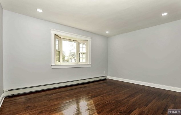 21 Charles Pl, Westwood NJ  07675-7231 exterior