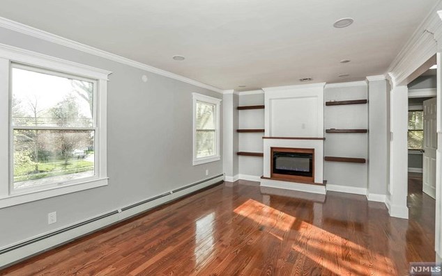 21 Charles Pl, Westwood NJ  07675-7231 exterior