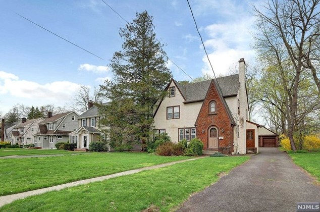 342 S Van Dien Ave, Ridgewood, NJ 07450