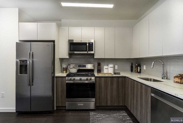 22 Sussex St #502, Hackensack, NJ 07601