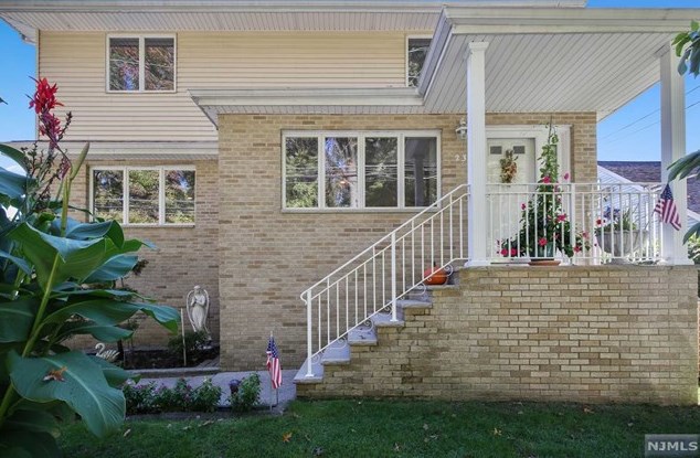 236 Gilbert Ave, Elmwood Park, NJ 07407