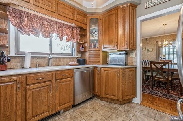 34 Carlton Pl, Rutherford NJ  07070-1120 exterior