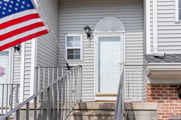 114 Wingate Dr, Hackettstown, NJ 07840