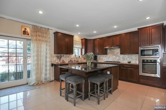47 Euclid Rd, West Fort Lee, NJ 07024