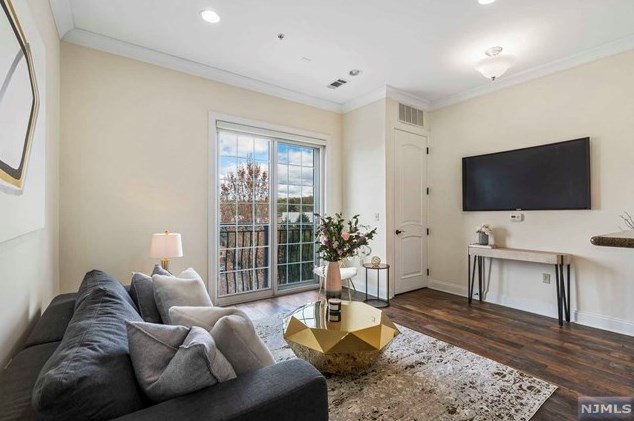 1308 The Plaza, Tenafly, NJ 07670