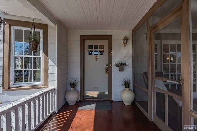 42 Bradford St, Ridgewood, NJ 07452