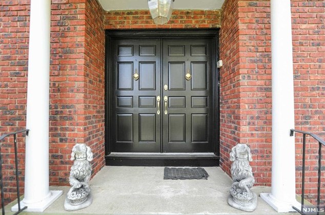 188 Wilson Dr, Cresskill, NJ 07626