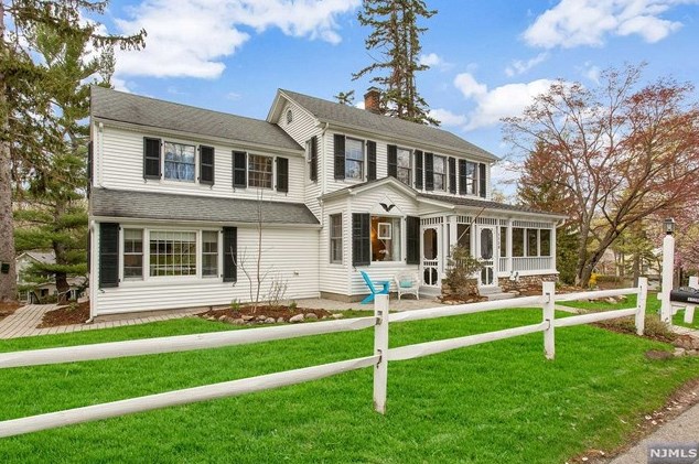 1120 High Mountain Rd, Franklin Lakes, NJ 07417