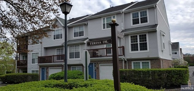 1461 Teresa Dr, West Fort Lee, NJ 07024-2185