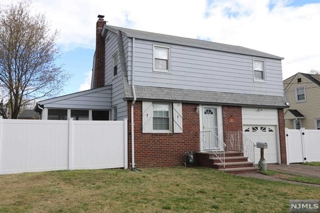 75 Hillman Dr, Elmwood Park, NJ 07407-1346