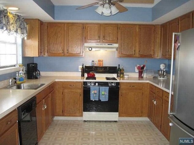 52 Beacon Hill Rd #h, West Milford, NJ 07480