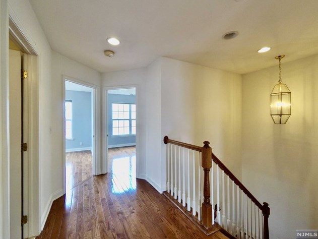 68 Mallard Pl, Secaucus NJ 07094-2930 exterior